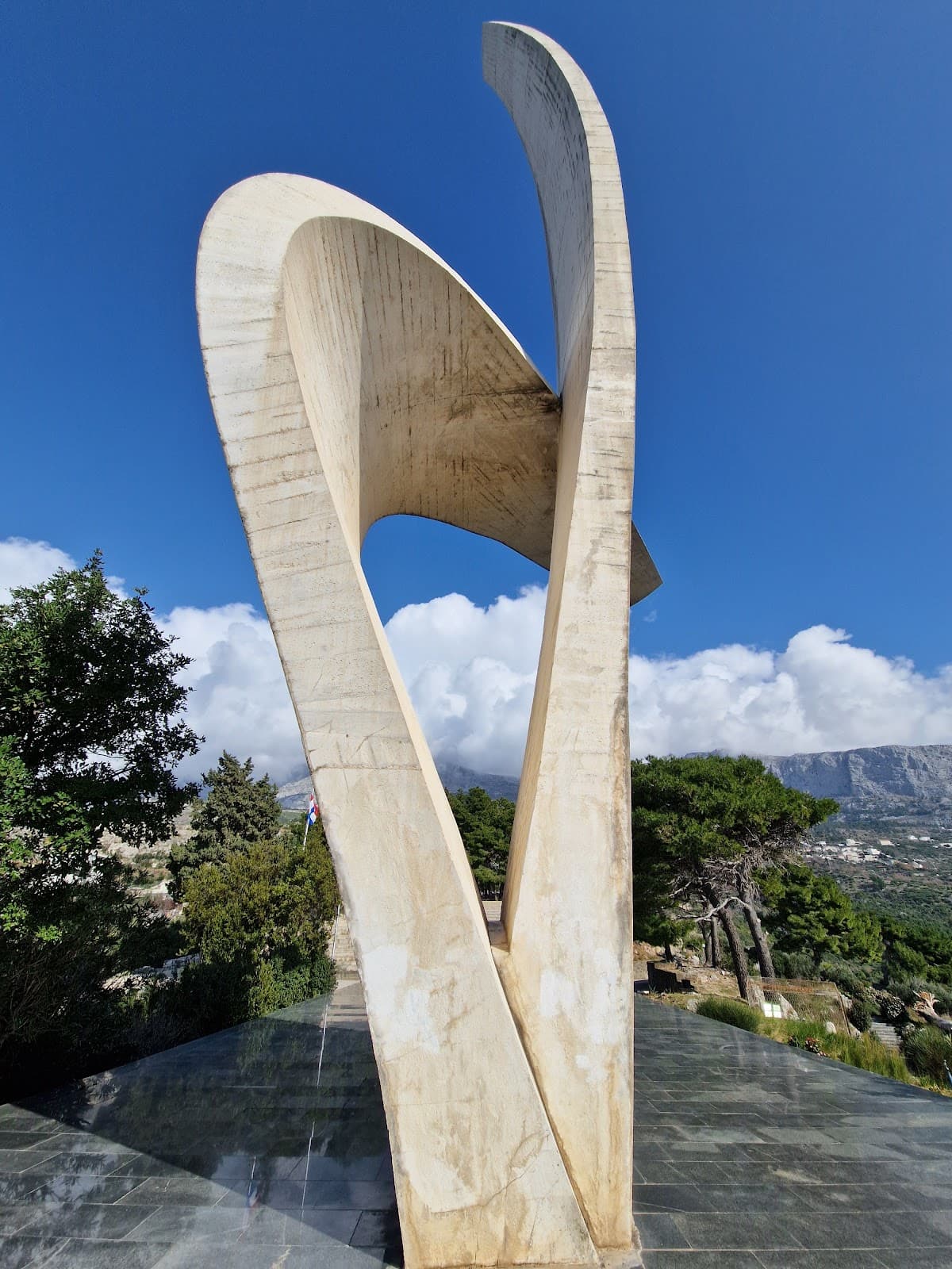 Galebova Krila Monument (Podgora) - Image 1