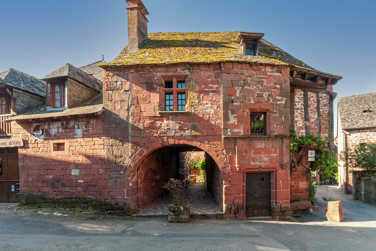 Village Streets Collonges-la-Rouge - Image 1