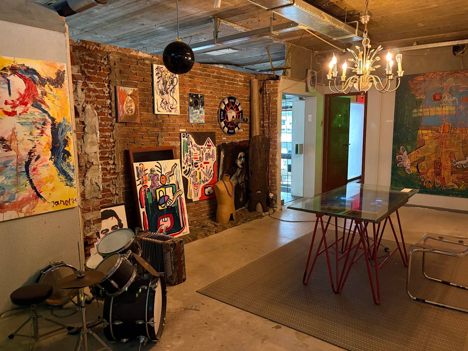 Local Artist Showcases