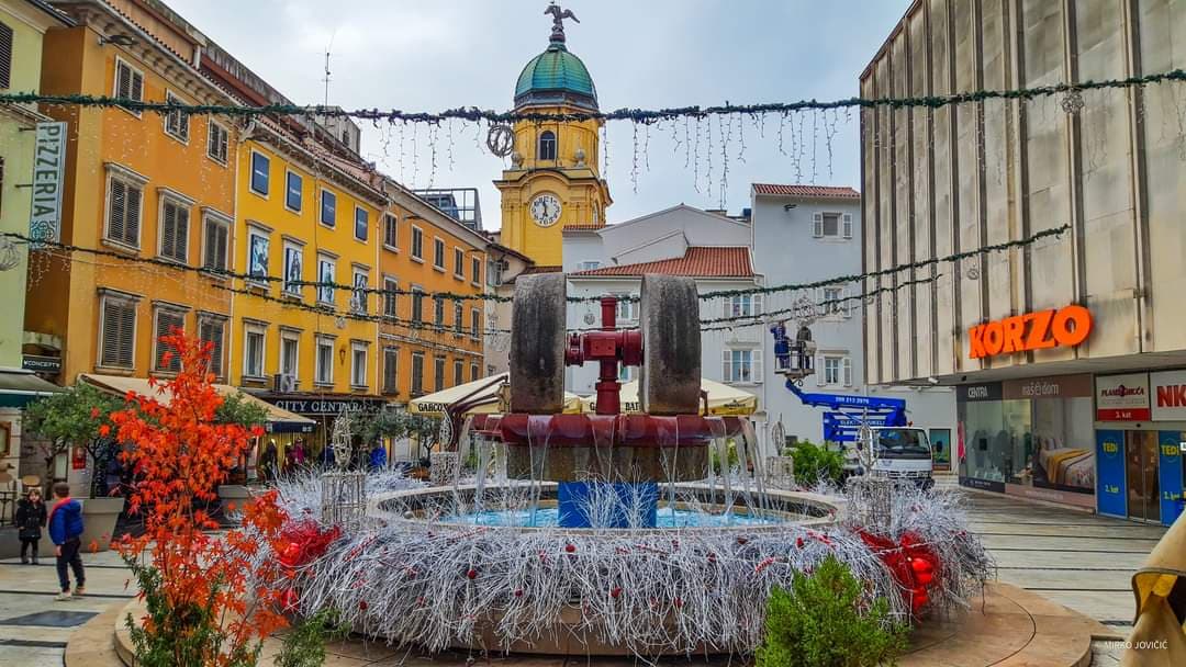 Kobler Square - Image 1