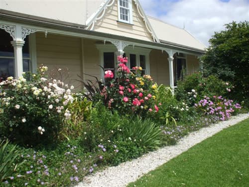 Reyburn House Art Gallery - Image 1