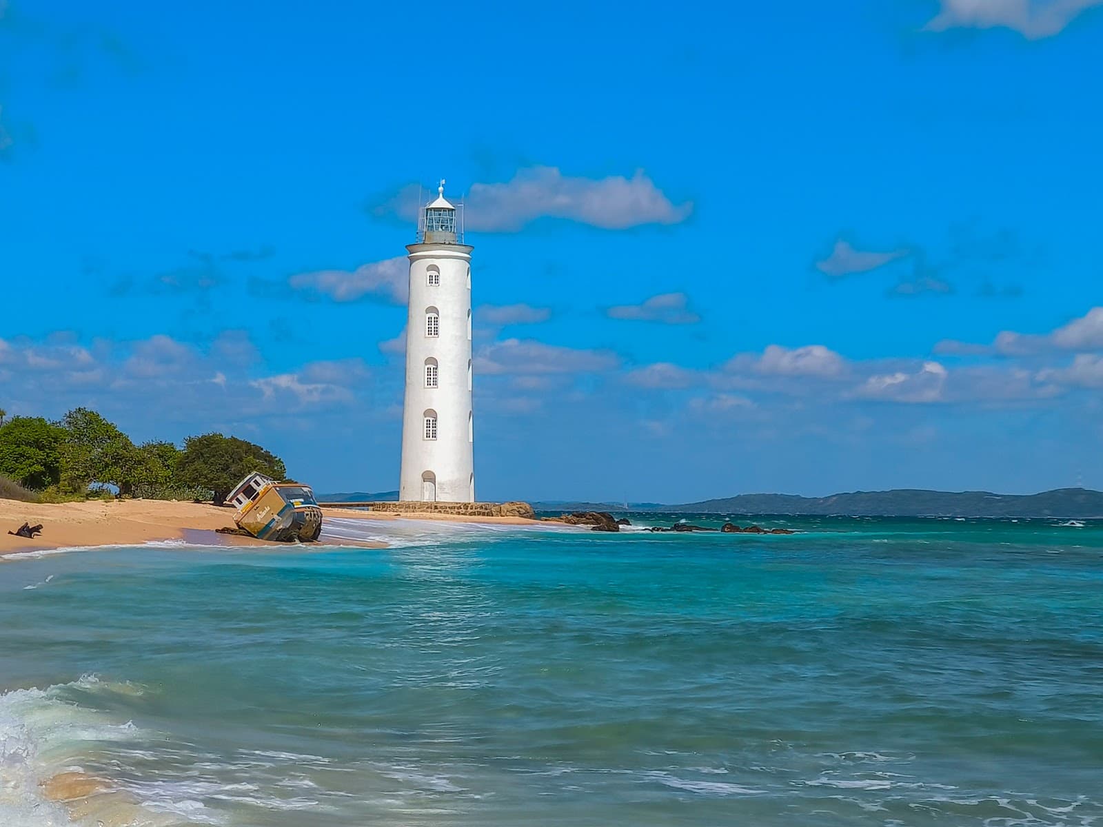 Round Island Lighthouse - Image 1