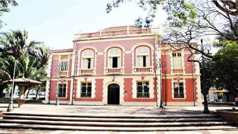 Praça Pedro de Toledo e Catedral de São Bento Araraquara - Image 1
