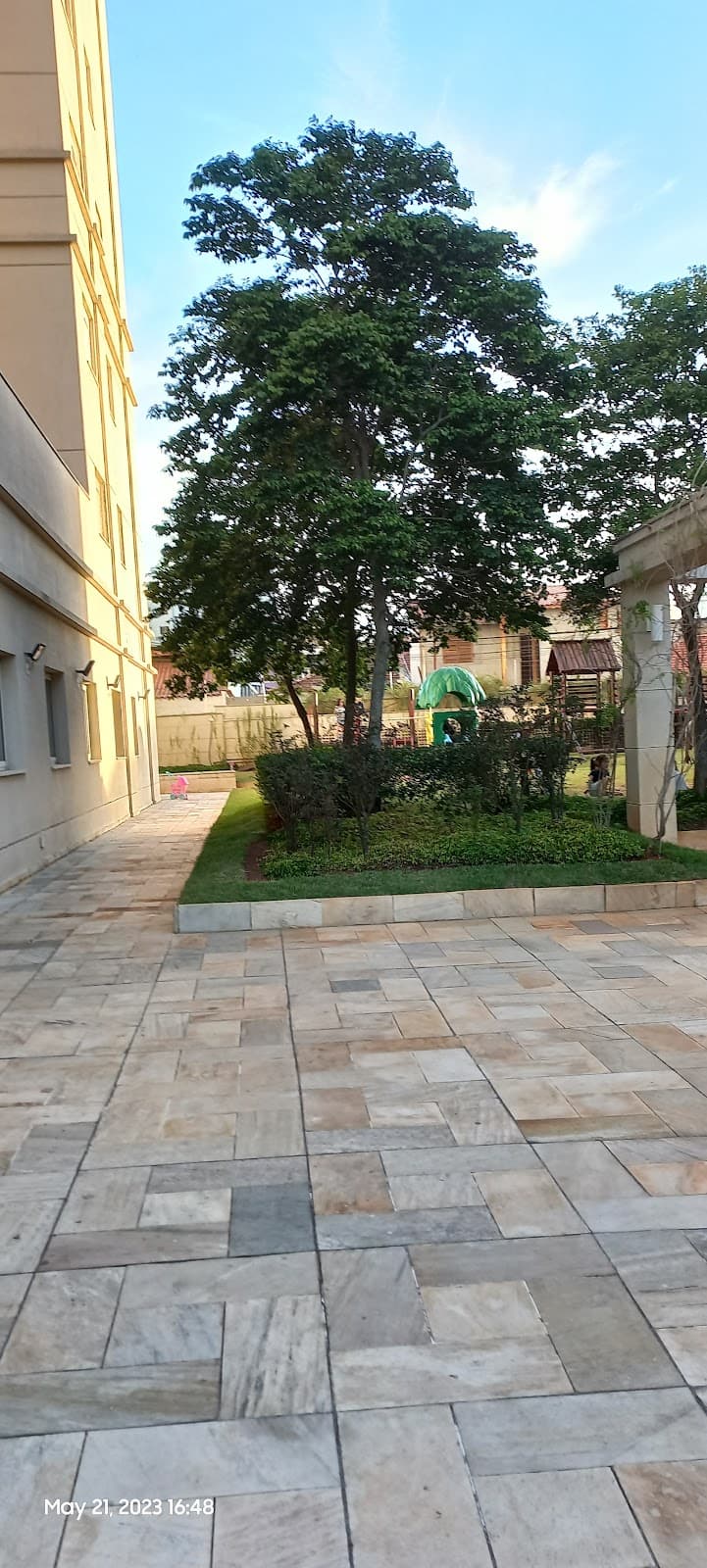 IV Centenary Square - Image 1