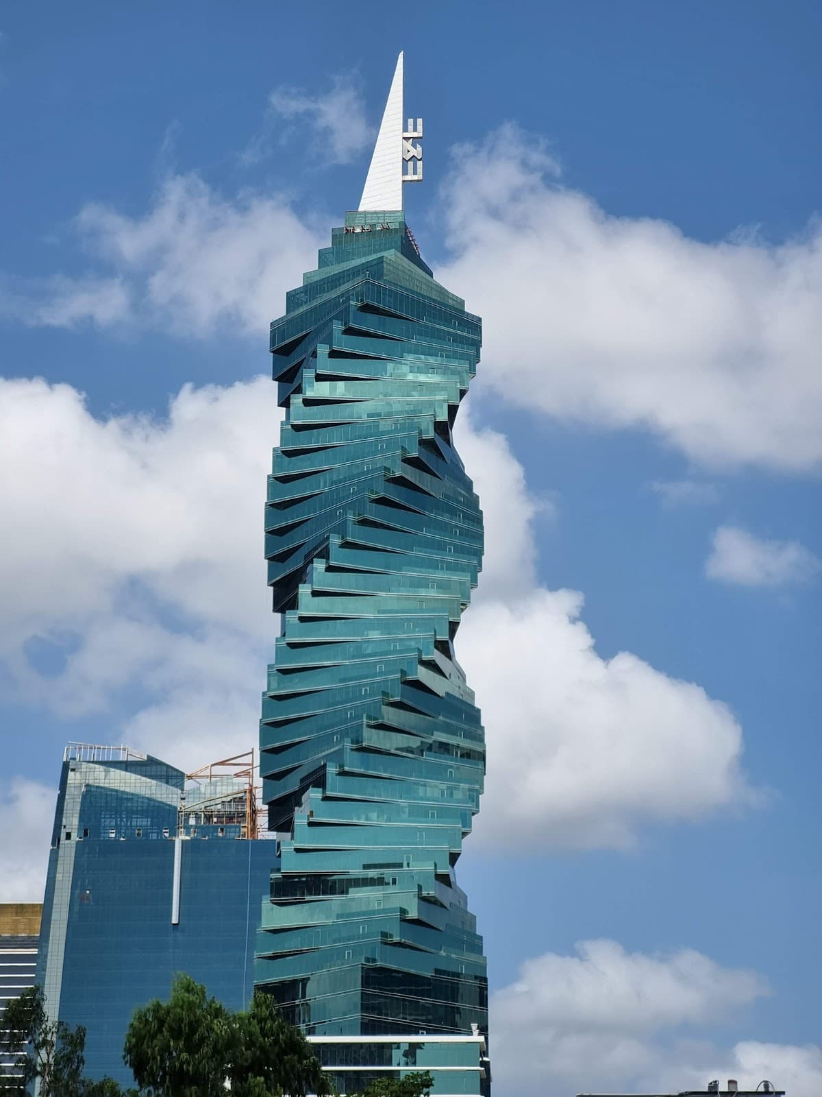 F&F Tower El Tornillo - Image 1