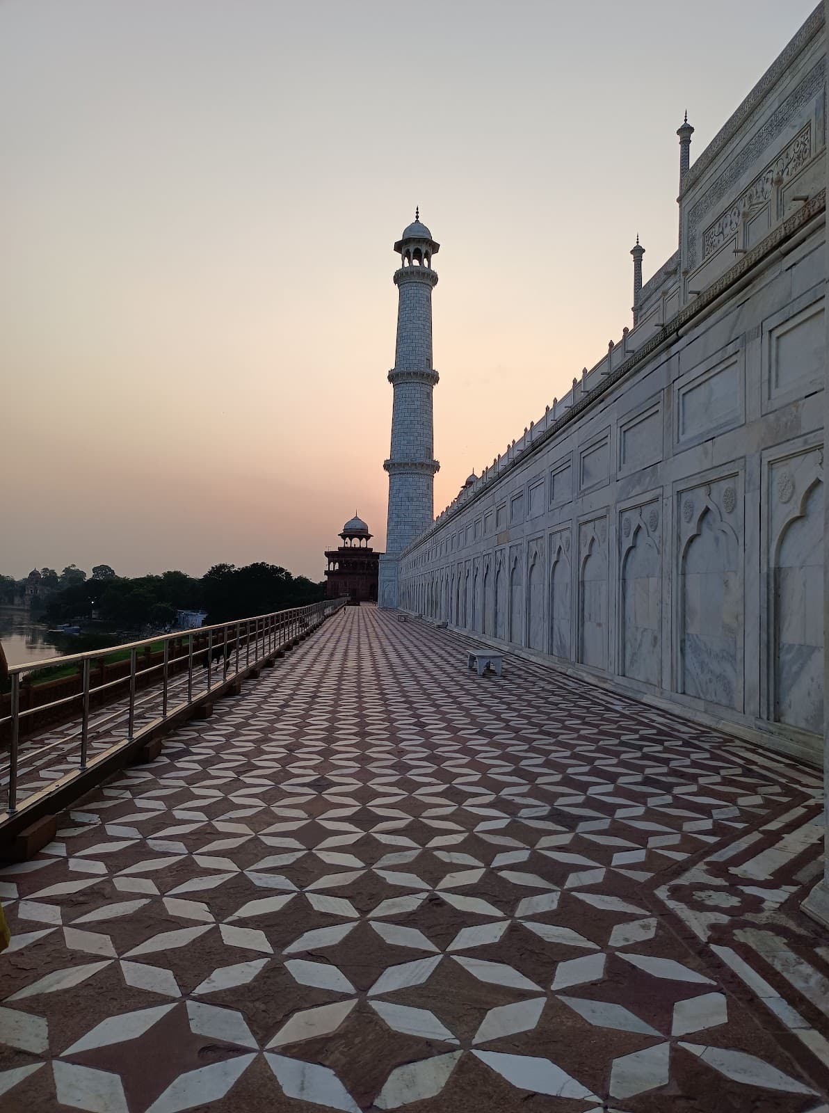 Taj Ganj Agra - Image 1
