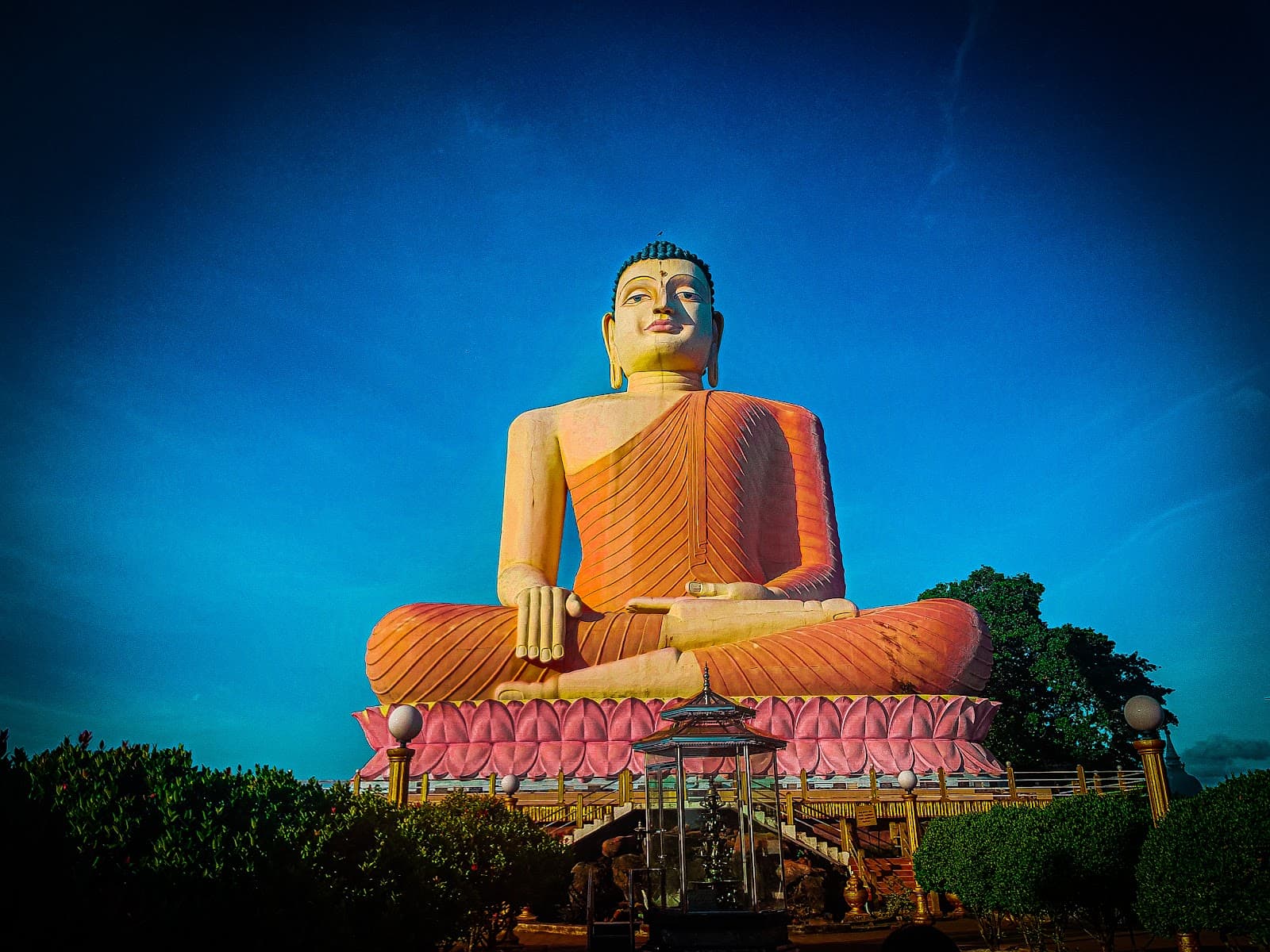 Kande Viharaya Temple - Image 1