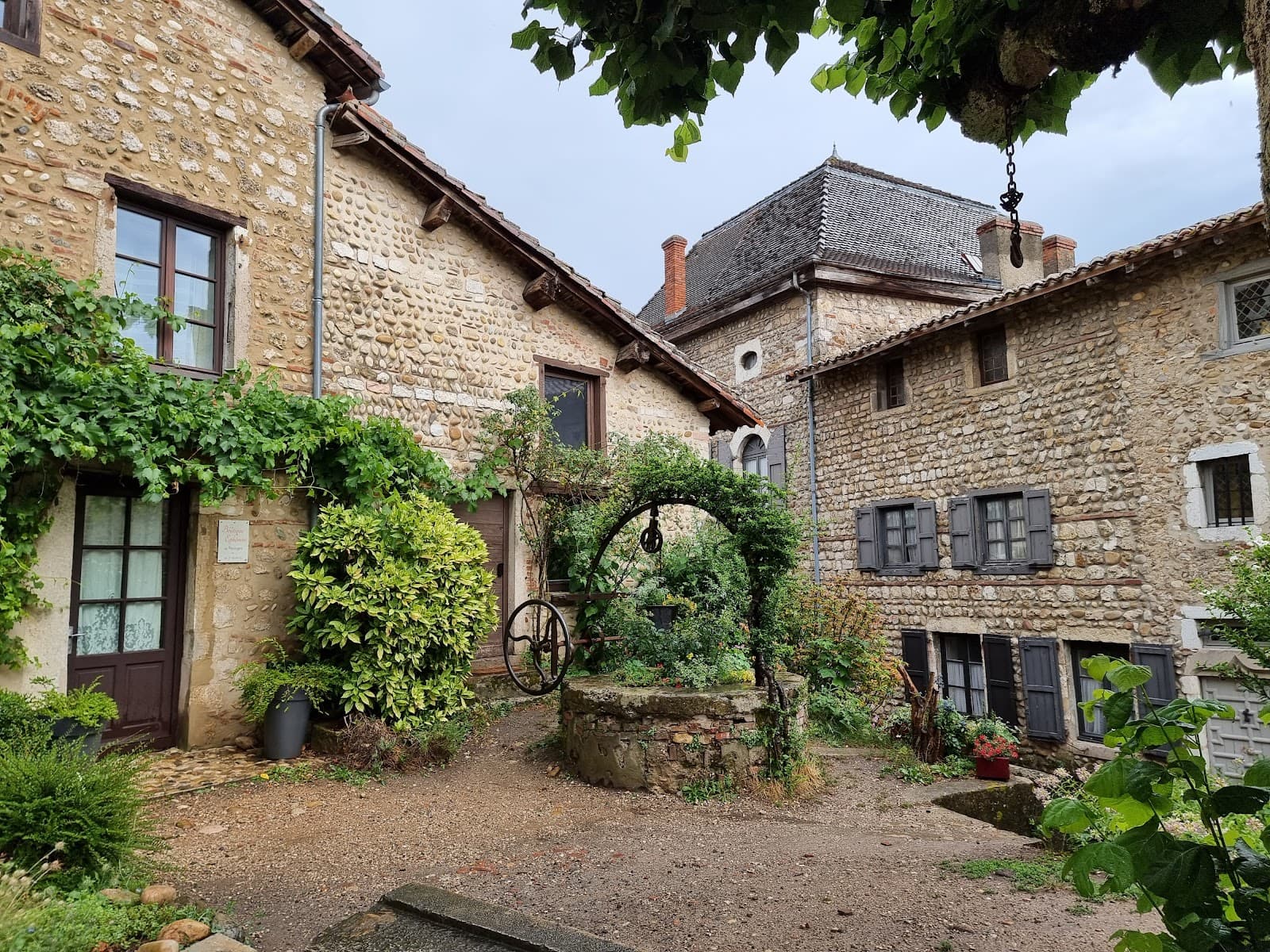 Pérouges - Image 1