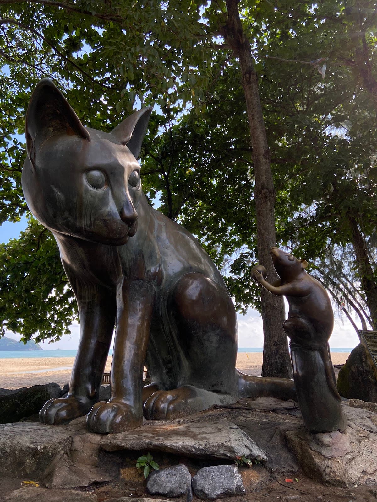 Cat and Mouse Statue - Image 1