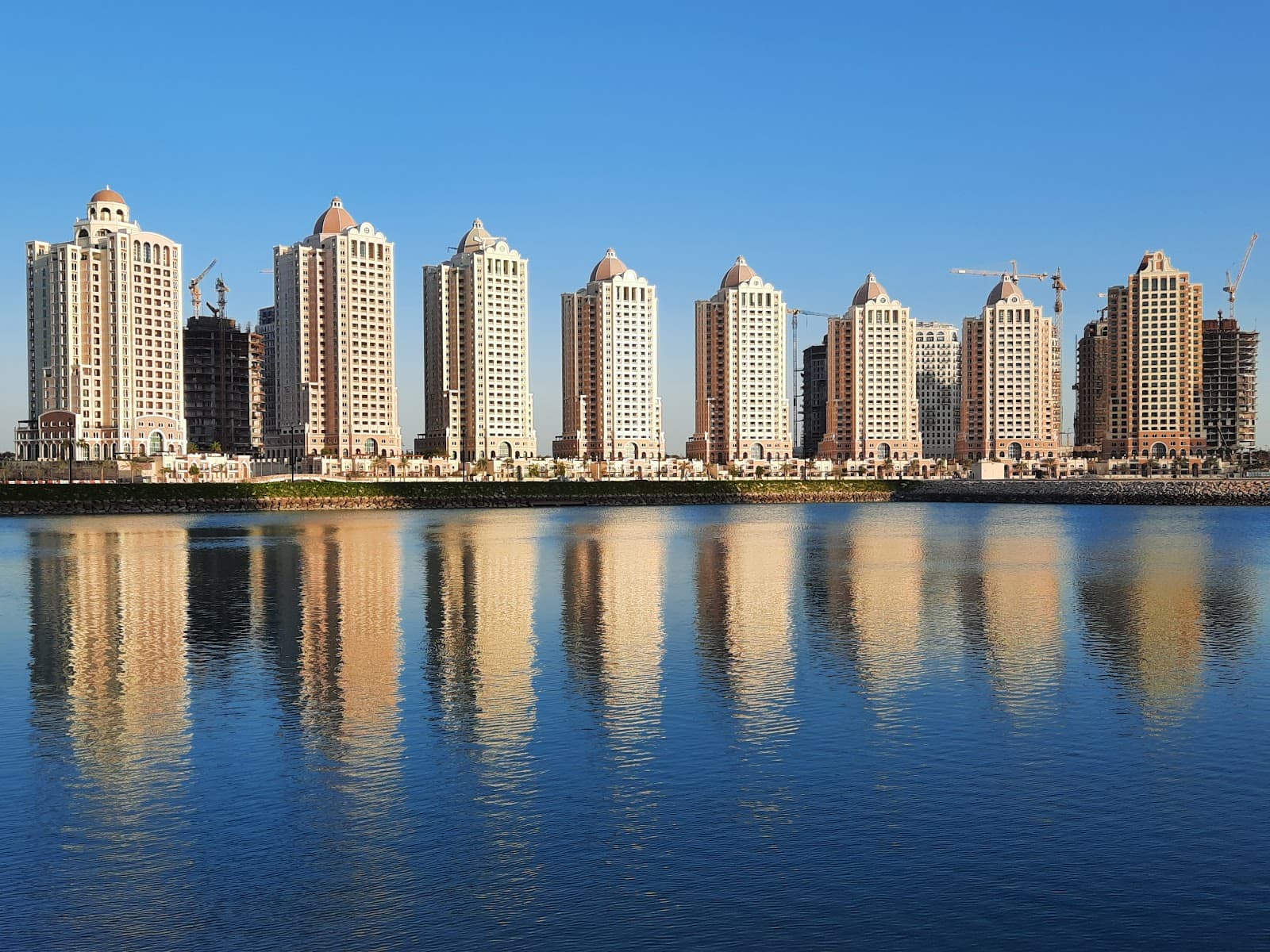 Viva Bahriya - Image 1