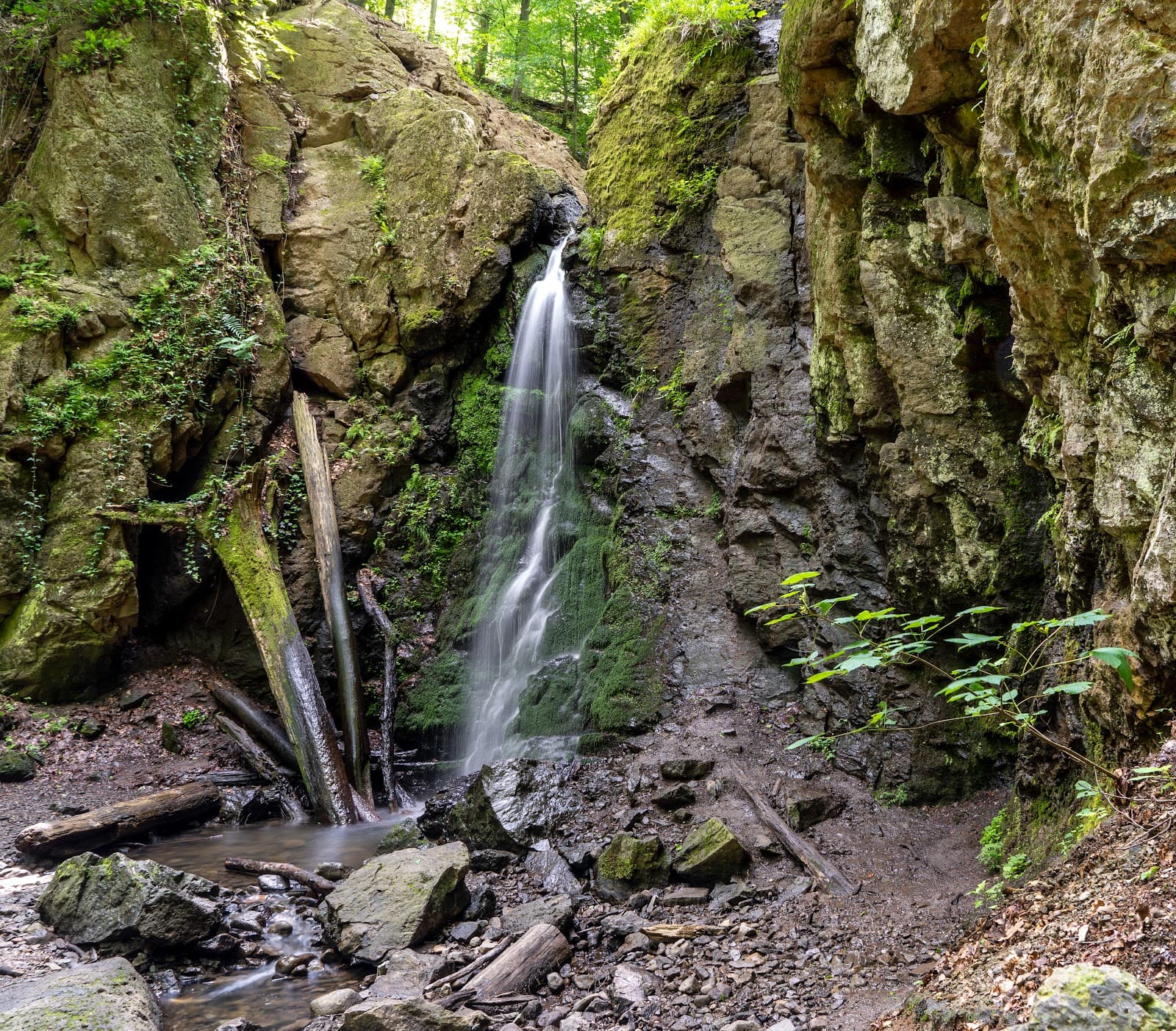 Ilona Waterfall - Image 1