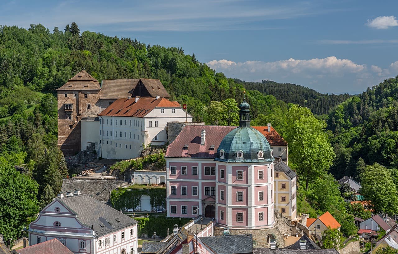 Becov nad Teplou Castle and Reliquary - Image 1