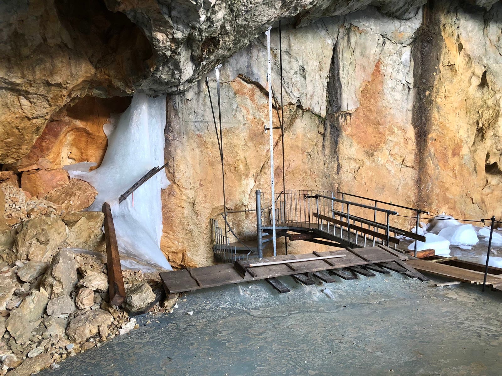 Schellenberger Ice Cave - Image 1