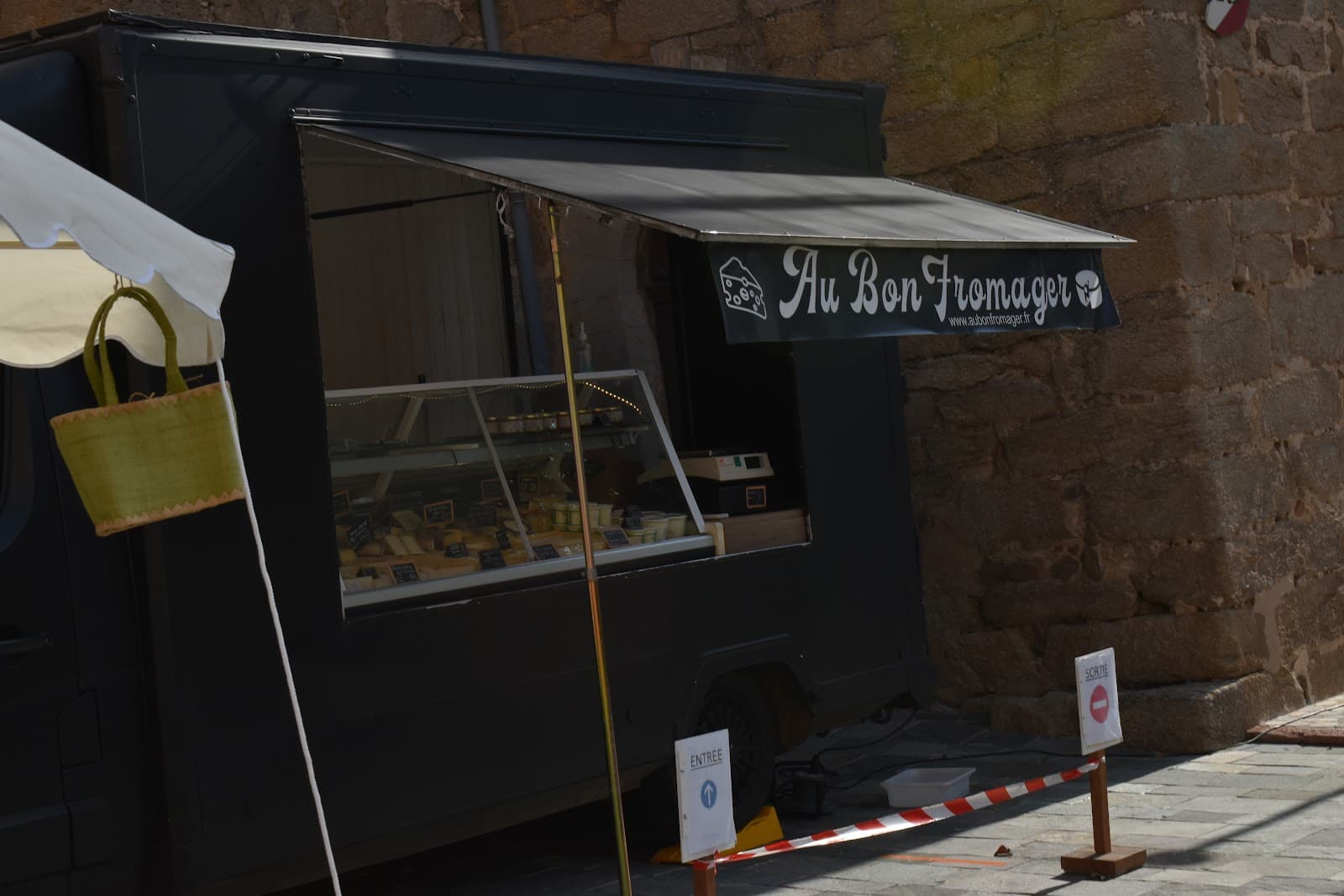 Marché de Grimaud Village - Image 1