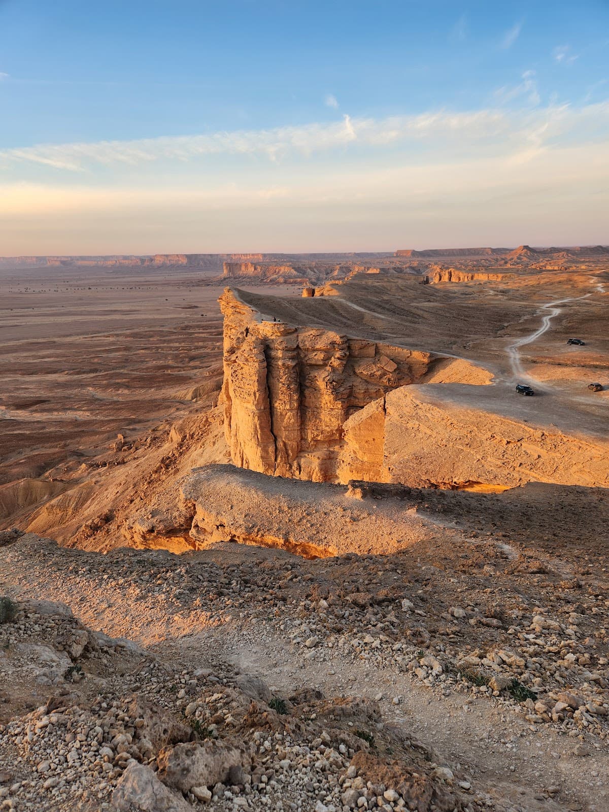 Edge of the World Jebel Fihrayn - Image 1