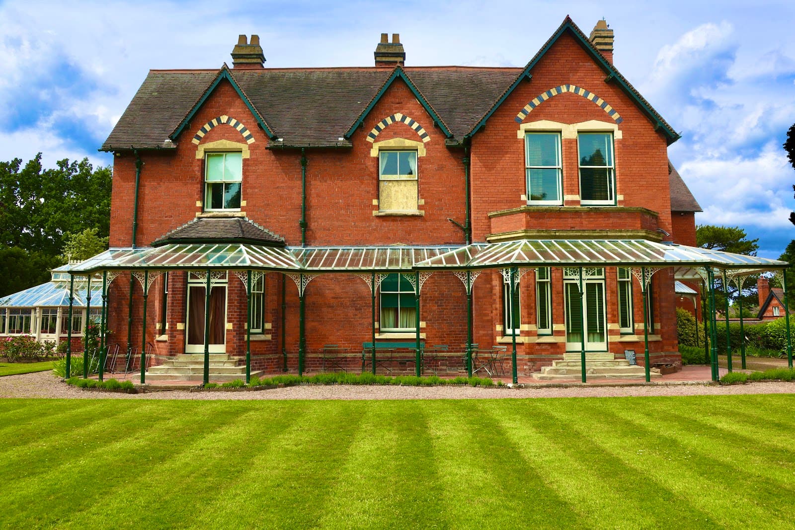 Sunnycroft National Trust - Image 1