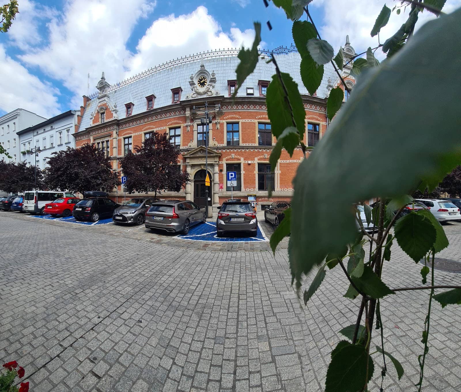 Surrounding Architecture