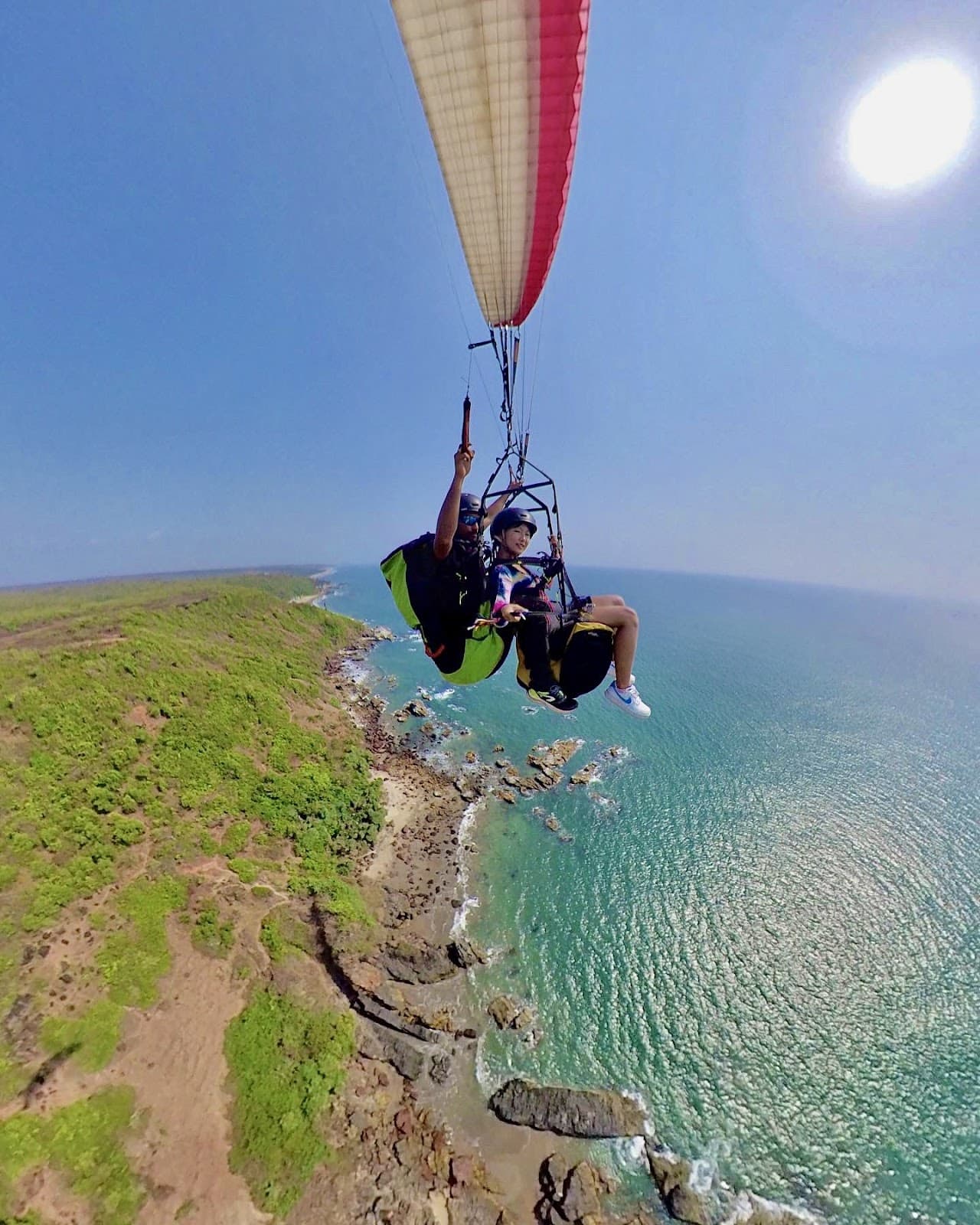 Paragliding Arambol Goa India - Image 1