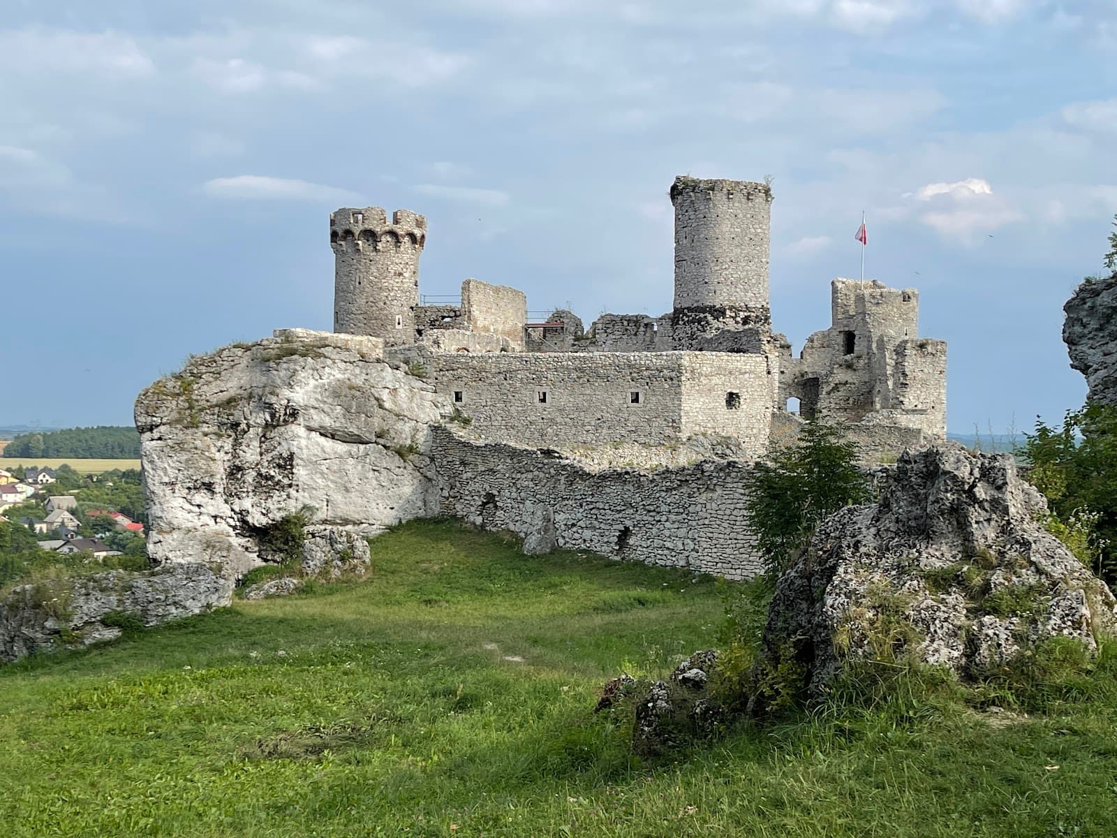 Ogrodzieniec Castle - Image 1