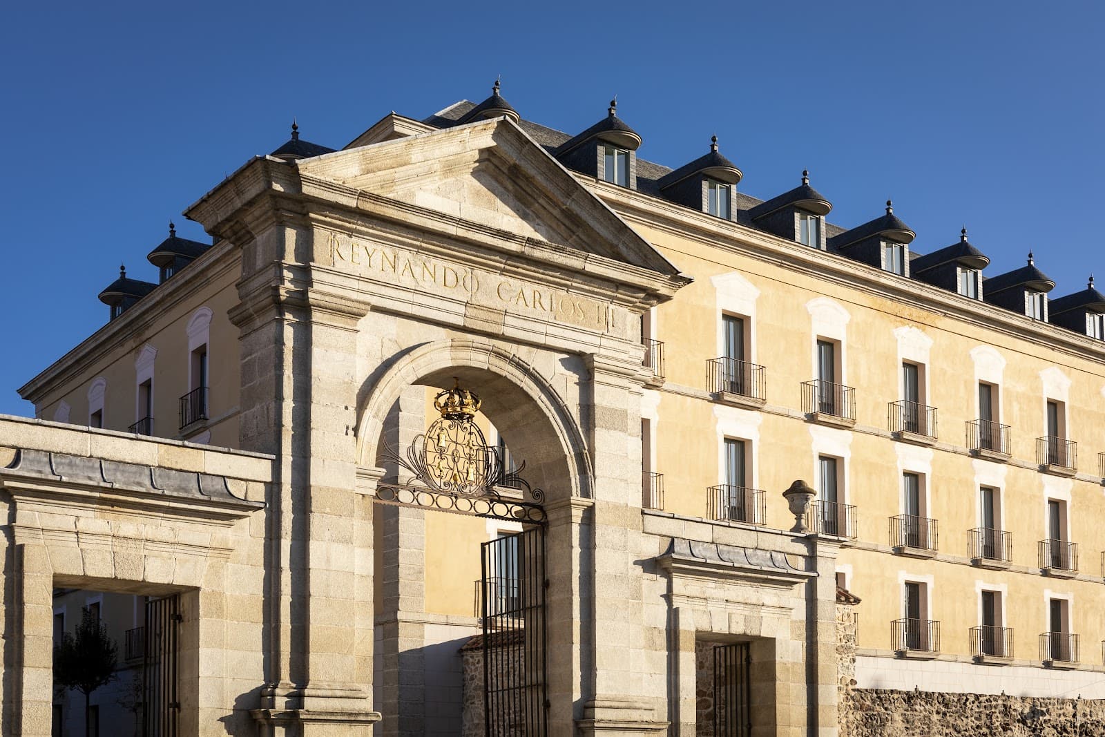 Casa de los Infantes (Parador de La Granja) - Image 1