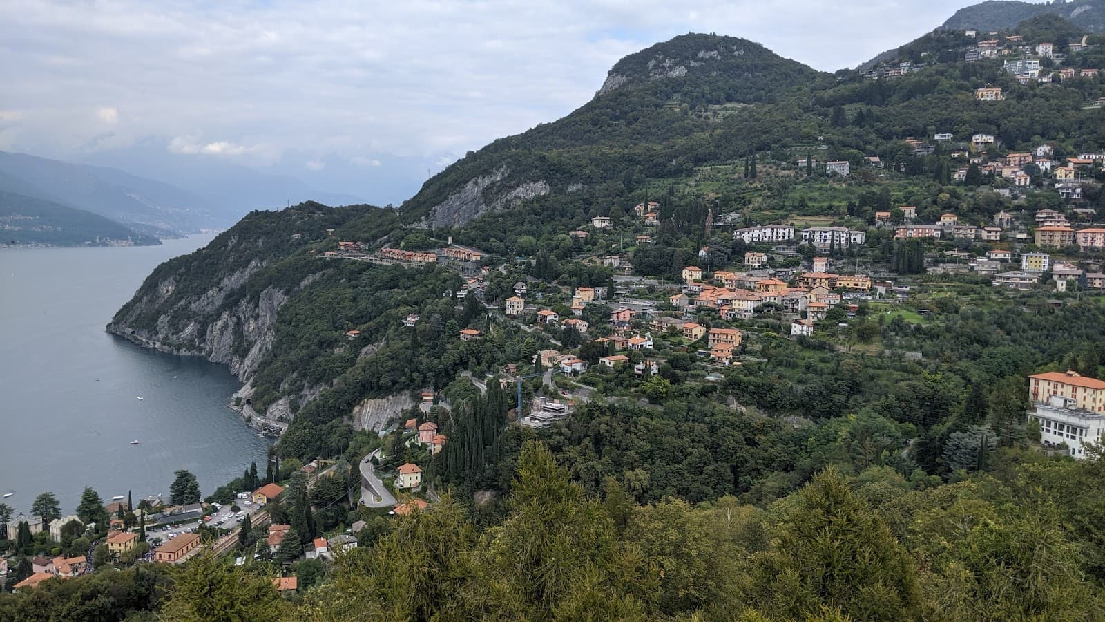 Vezio Hamlet - Image 1