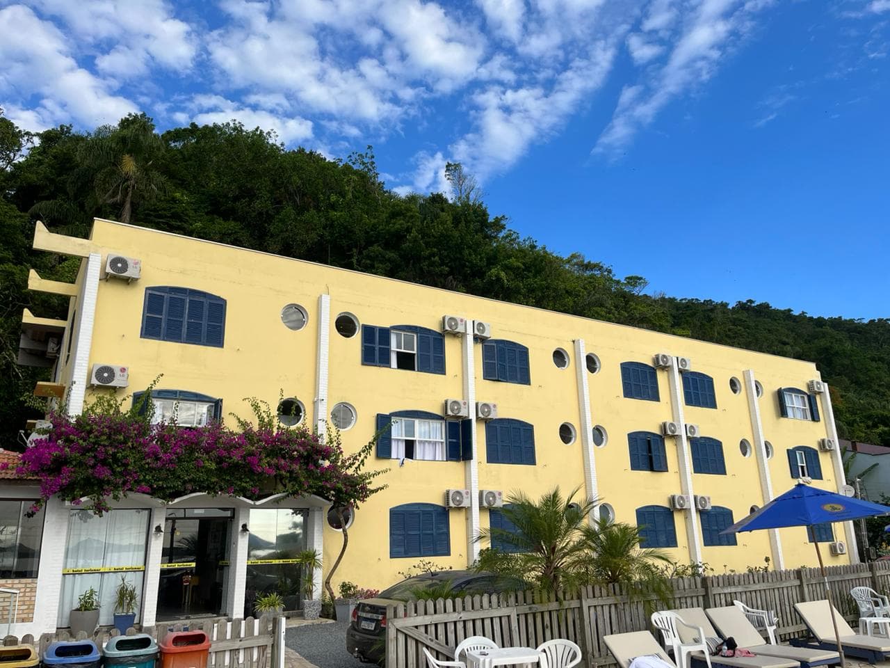 Rua da Praia Waterfront - Image 1