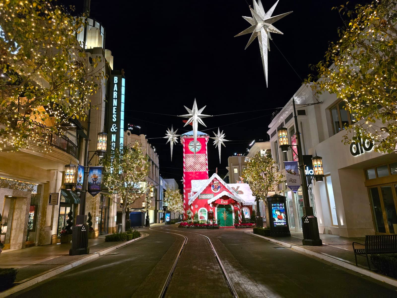 REVOLVE & FWRD Flagship Store