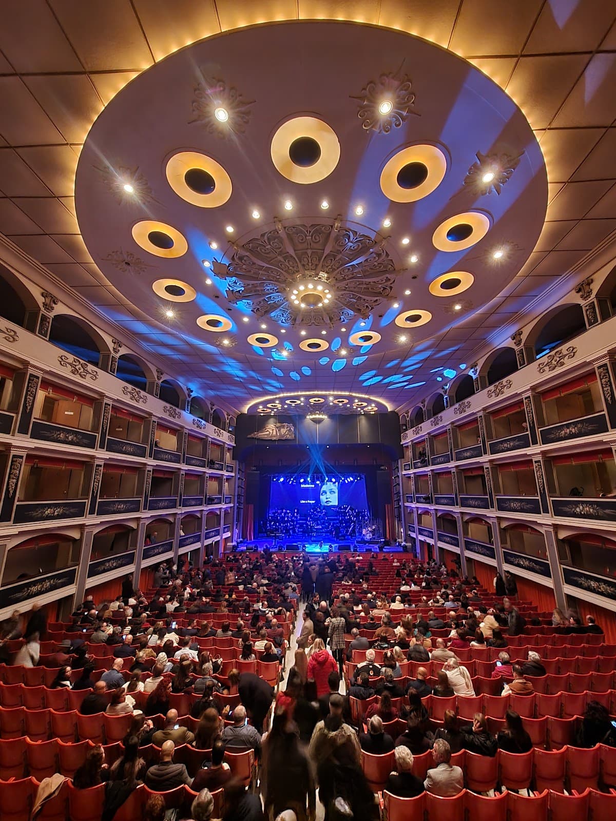 Teatru Aurora - Image 1
