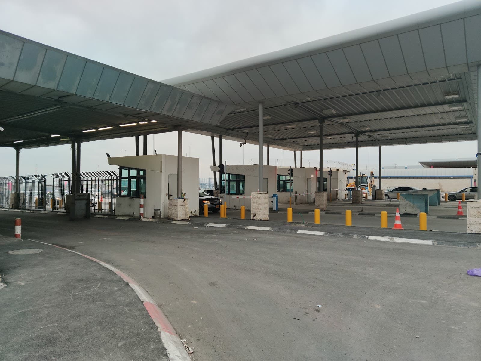 Qalandiya Wall Murals - Image 1