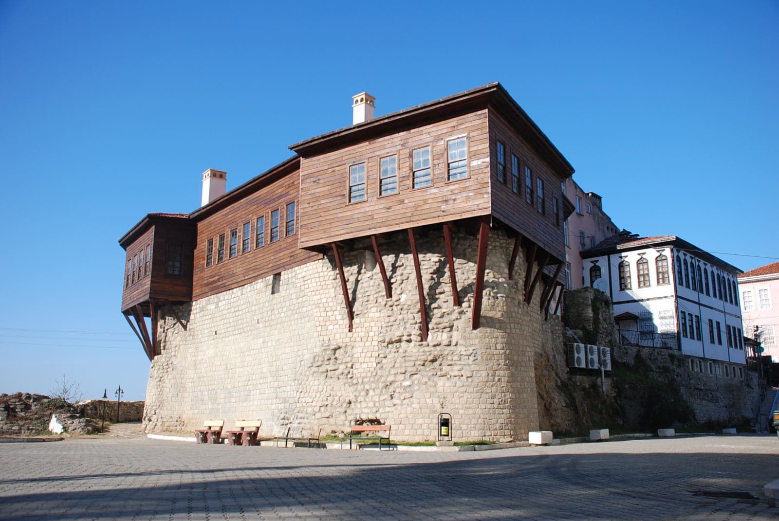 Bolaman Castle & Haznedaroğlu Mansion - Image 1