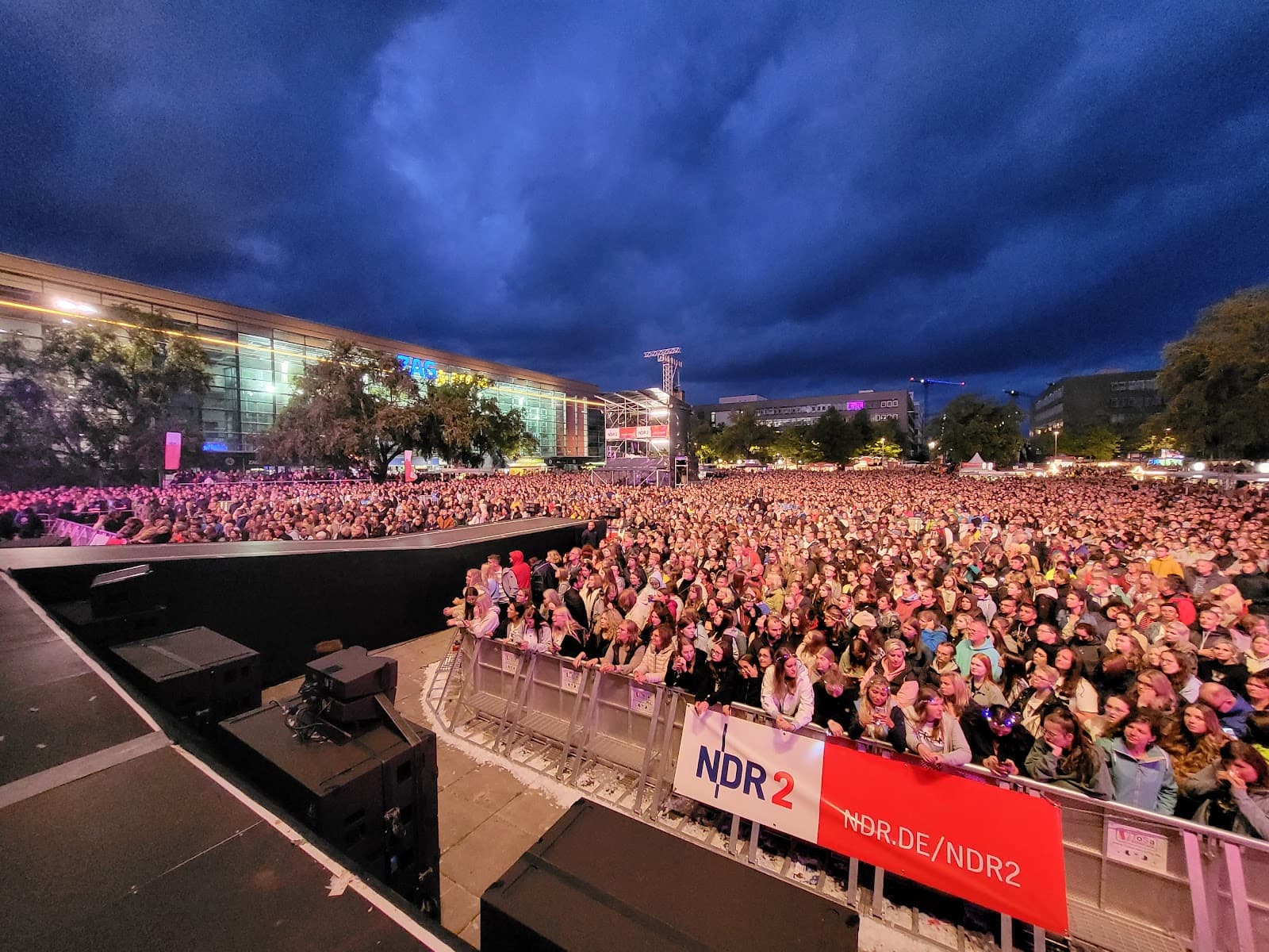 Expo Plaza - Image 1