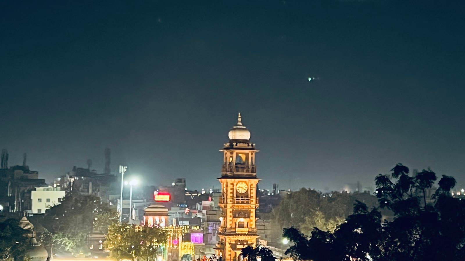 Sardar Market - Image 1