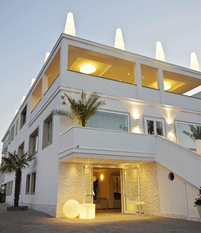 Molo di Ponente Promenade - Image 1