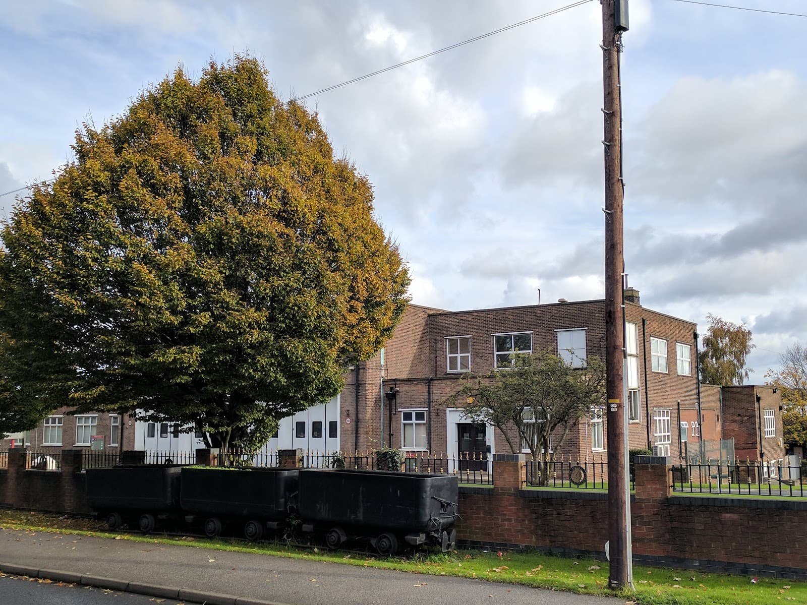 Mansfield Woodhouse - Image 1