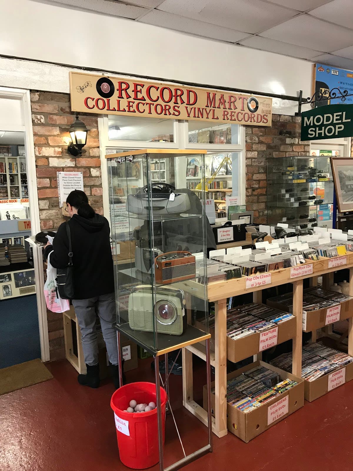 Dagfields Craft & Antique Centre - Image 1