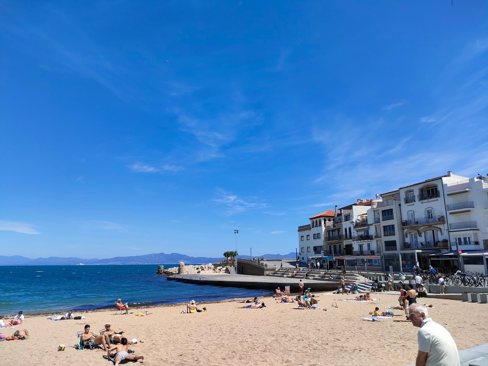 La Riba Seafront - Image 1