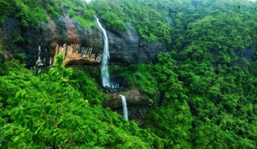 Dhondane Waterfall - Image 1