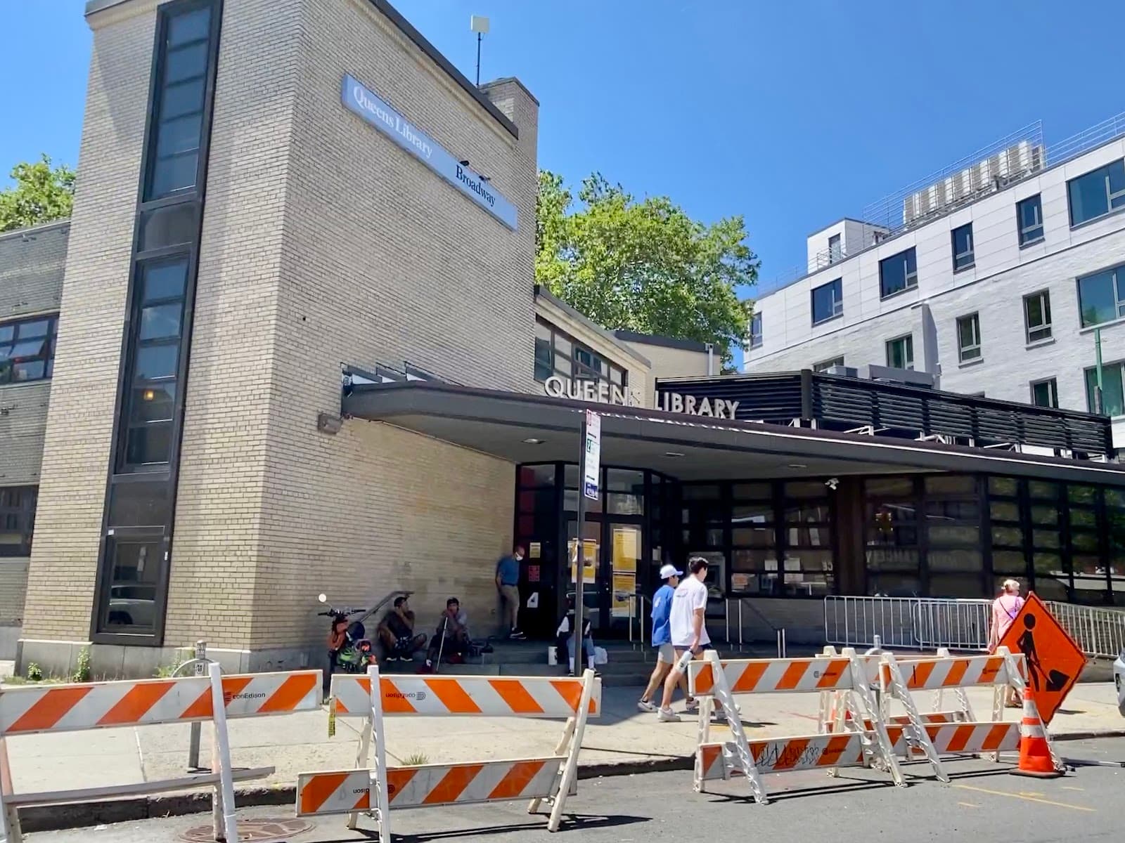 Astoria Branch, Queens Public Library - Image 1