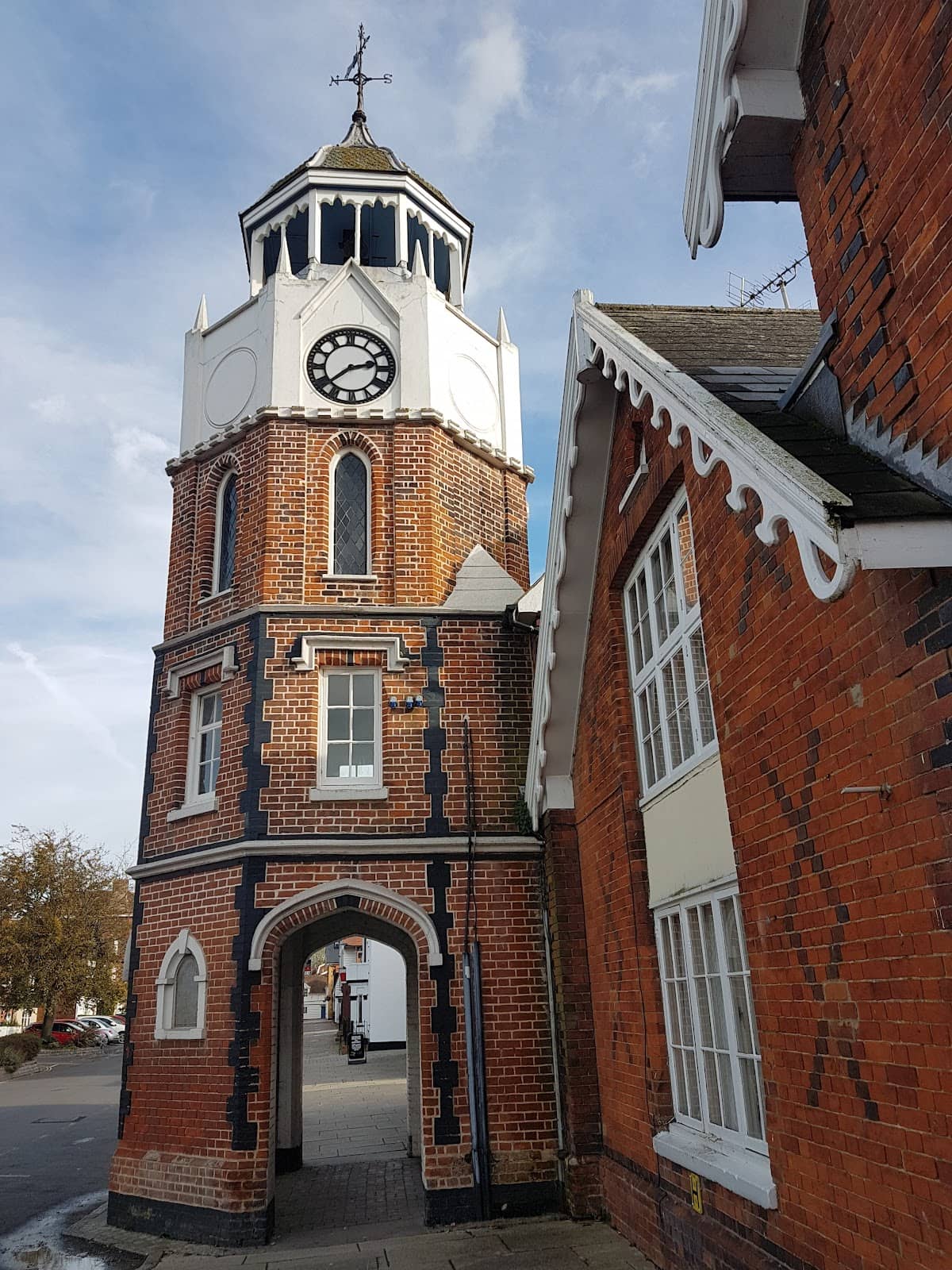 Local Pubs and Eateries