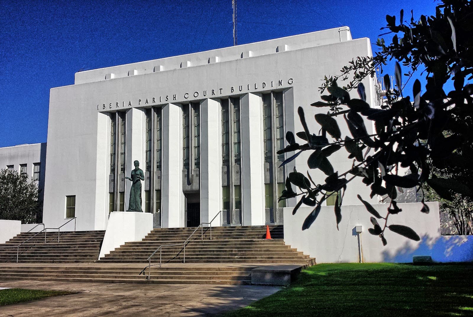 Iberia Parish Courthouse - Image 1
