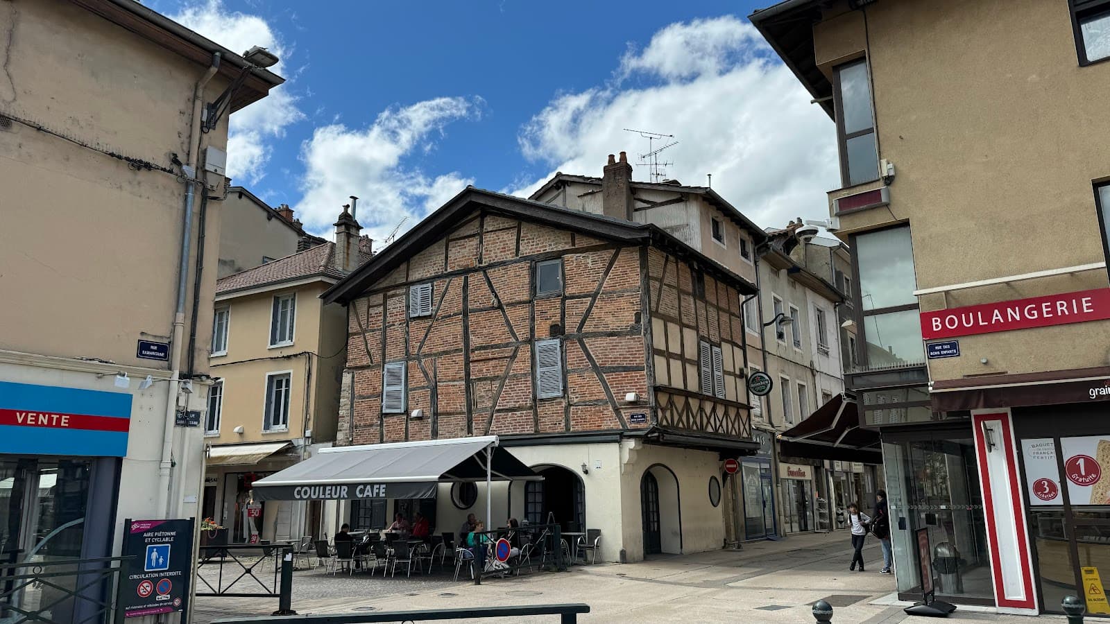 Vieil Bourg (Old Town) - Image 1