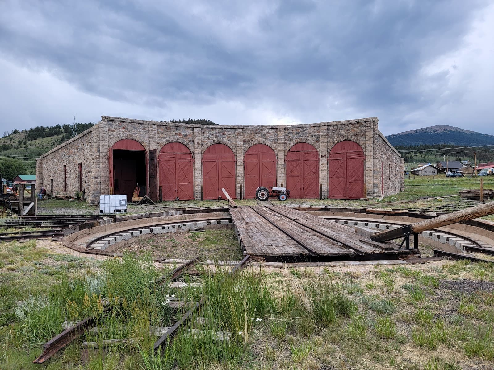Como Roundhouse & Depot - Image 1