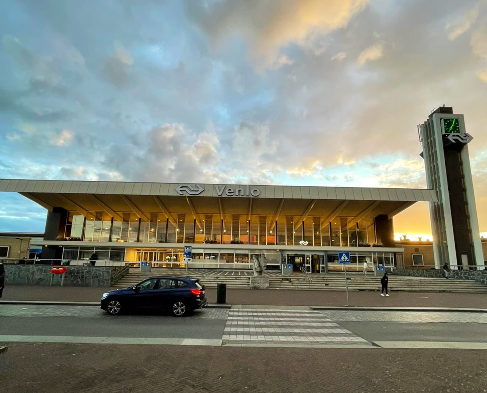 Venlo Railway Station - Image 1