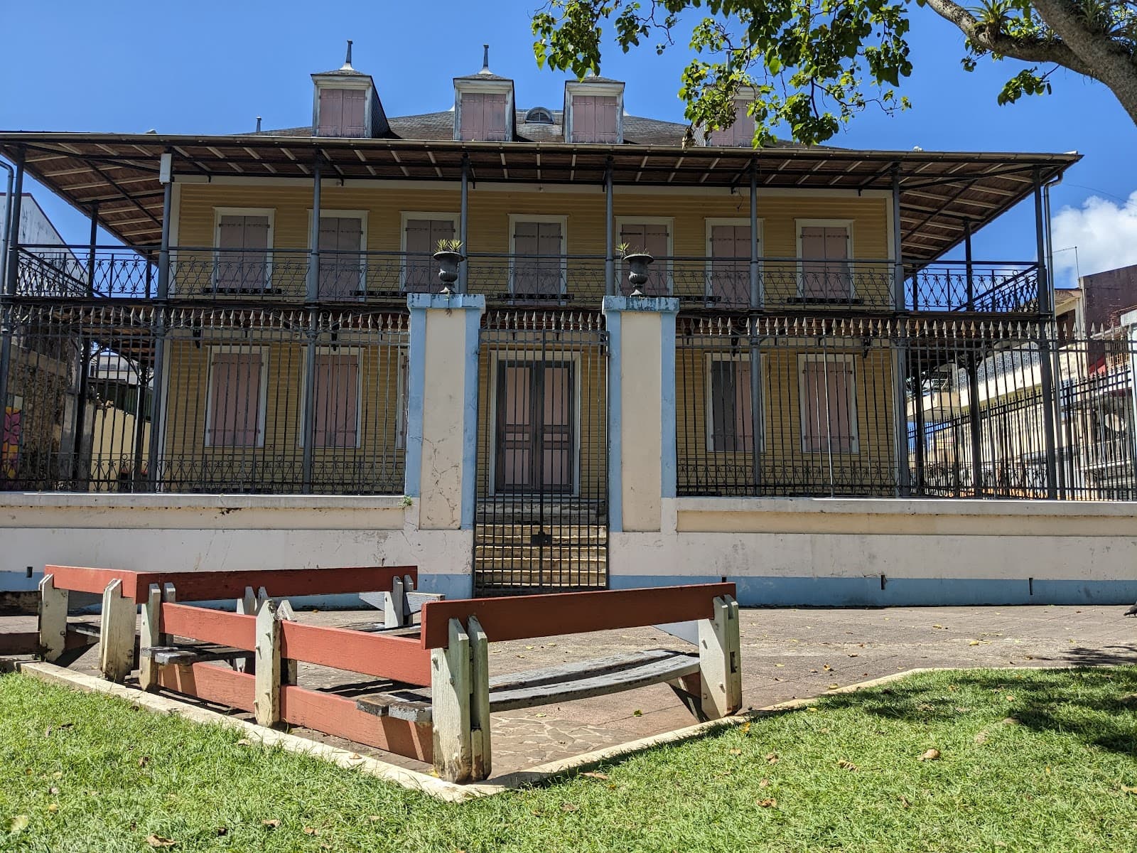 Pavillon de la Ville - Image 1