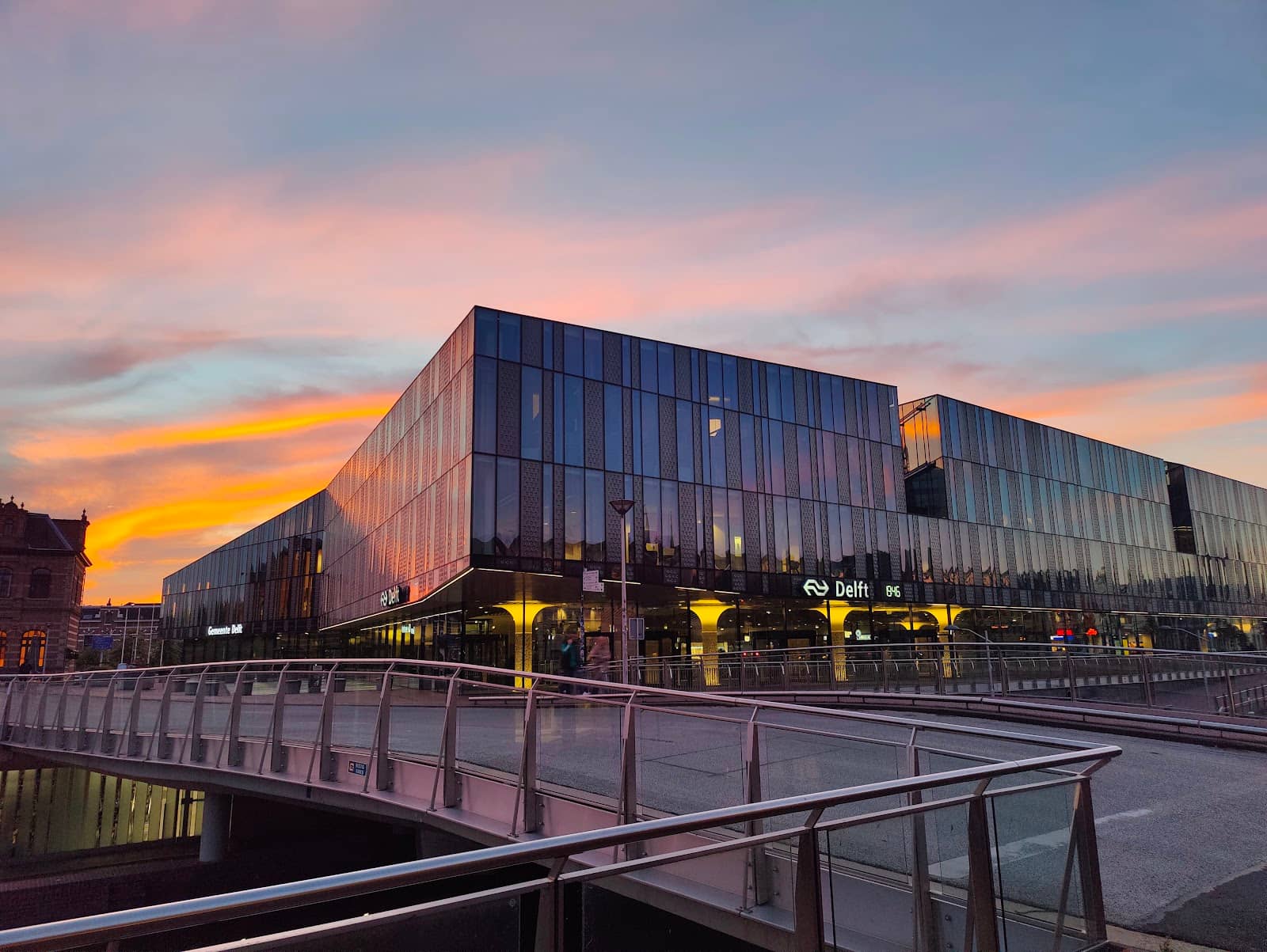 Canal Views and Architecture