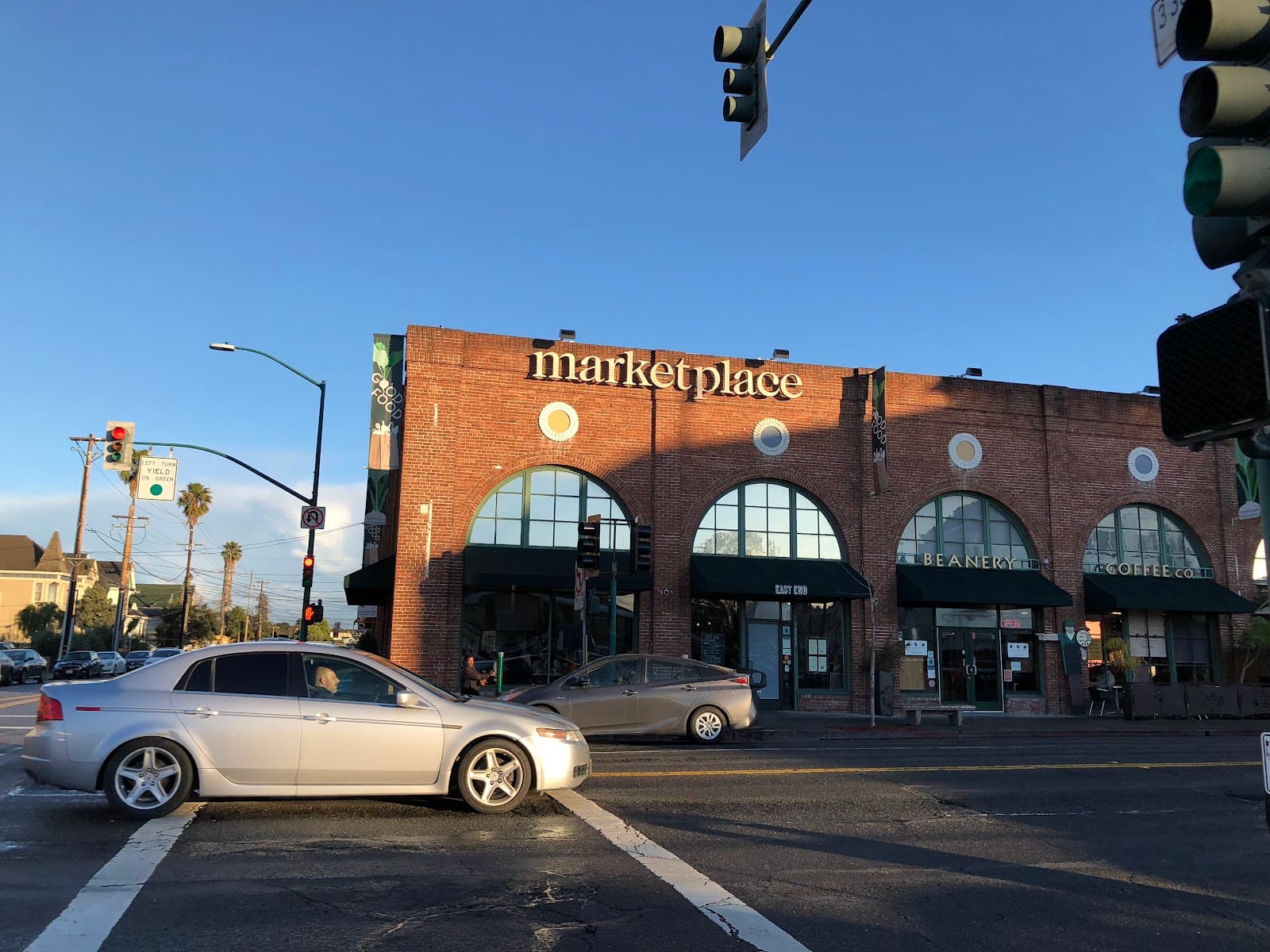 East End neighborhood - Image 1