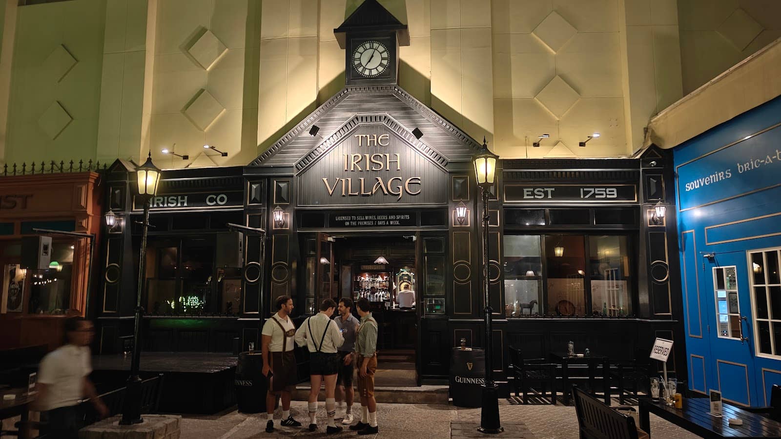 Picturesque Garden Setting