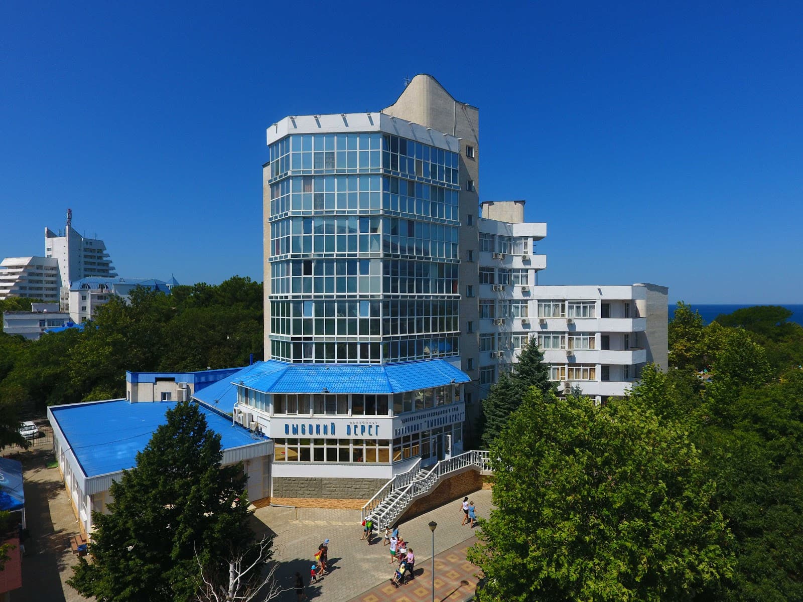 High Bank Cliff Visokiy Bereg - Image 1
