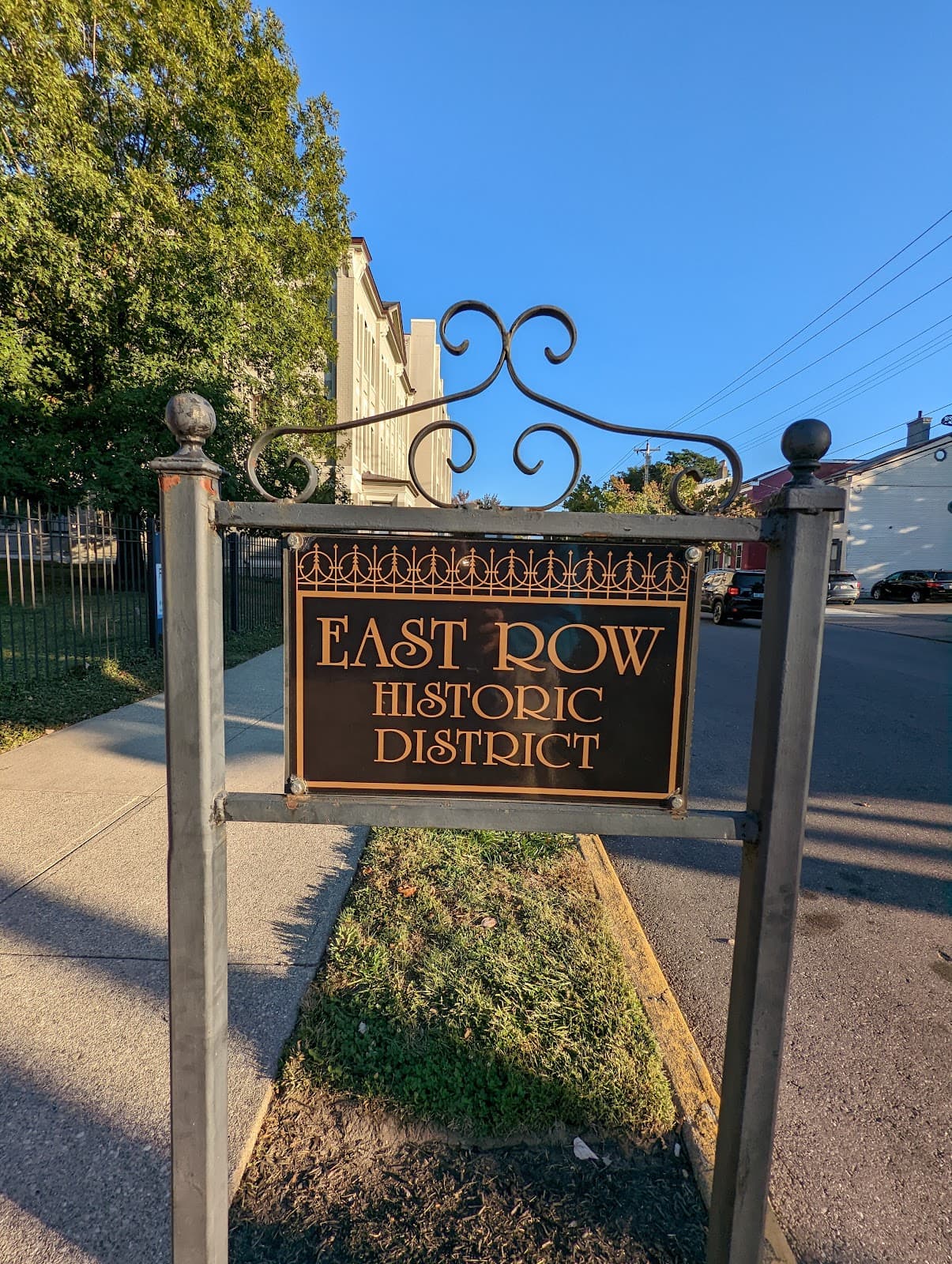 East Row Historic District Newport - Image 1