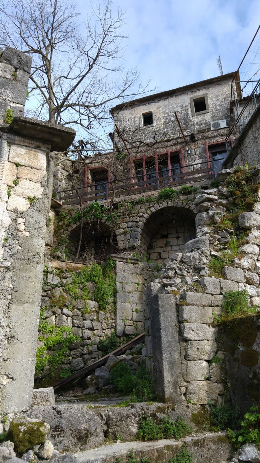 Godinje Village - Image 1